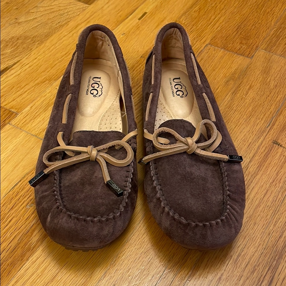 UGG Ozlana Australian Leather Moccasin Loafers. Dark Brown. Size 4  EUC